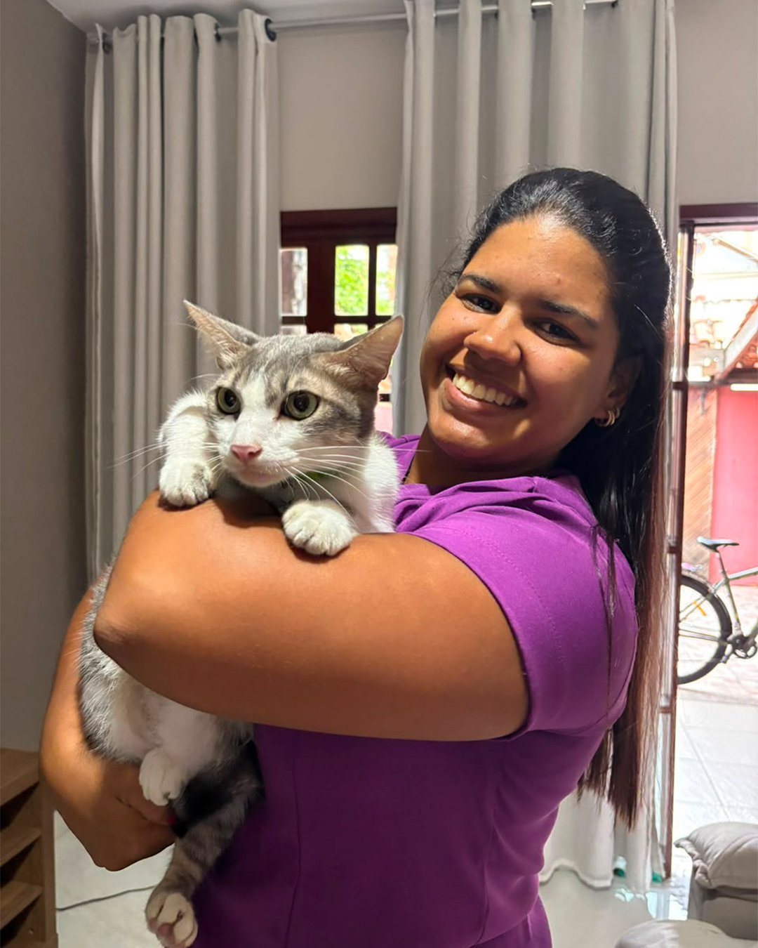veterinaria-especialista-em-felinos-domicilio.webp